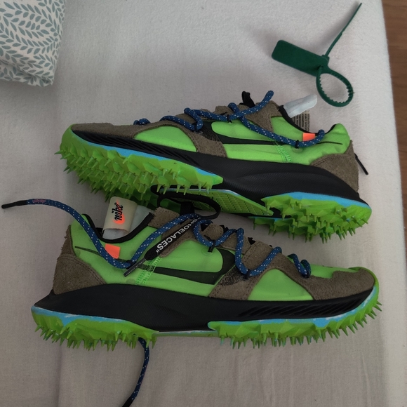Nike Shoes - Shoes
